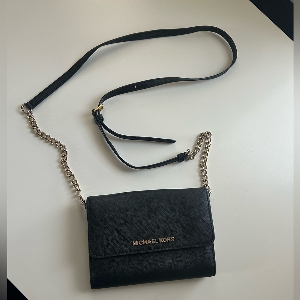 MICHAEL KORS WALLET ON CHAIN BLACK AND GOLD